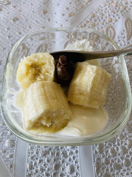 至福のギリシャのギリシャヨーグルトでバナナヨーグルトと作った